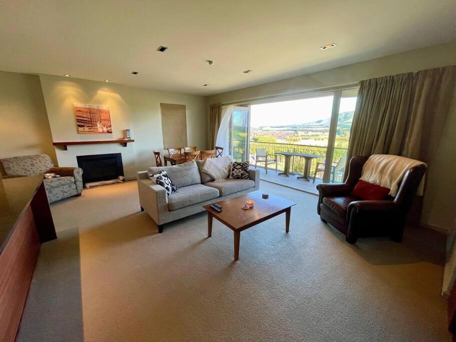 Terrace Downs 2 Bedroom Apartment Windwhistle Exterior photo